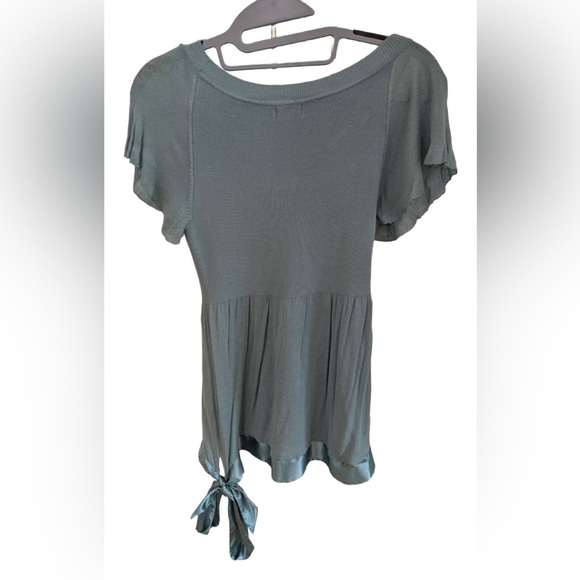 Dynamite Light Green V-Neck Top – US XS - Picture 5 of 6